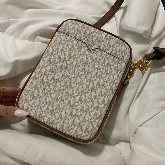 Michael Kors Jet Set Travel medium Logo Crossbody bag - Picture 2 of 4